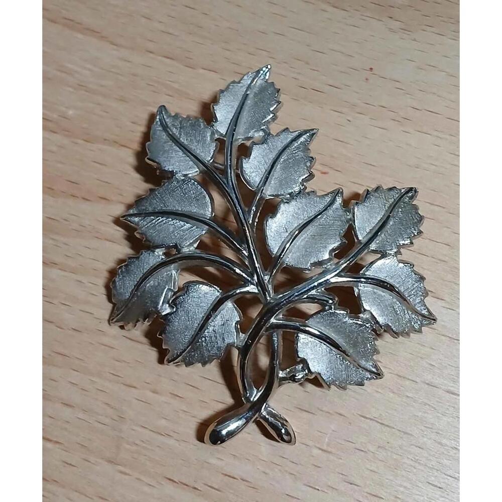 Vintage Trifari Brooch Silver Tone Leaf Cluster Textured Botanical Pin 2"